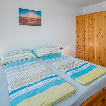 1 Bedroom Beautiful Apartment In ポレッチ エクステリア 写真